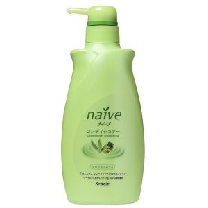 Бальзам ополаскиватель с алоэ и маслом виноградных косточек Kracie Naive Conditioner Smoothing 550 мл